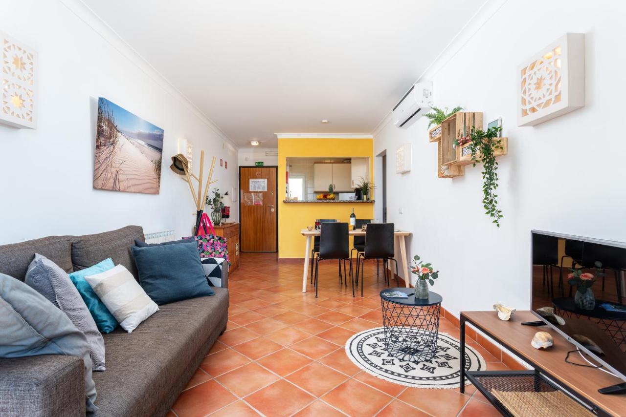 Sunny Apartment With Sea View Тавира Екстериор снимка