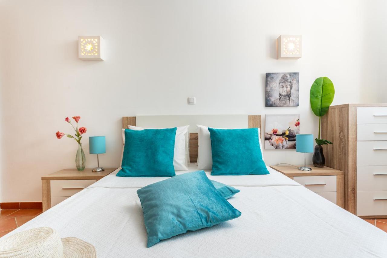Sunny Apartment With Sea View Тавира Екстериор снимка